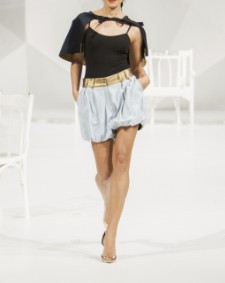Cropped fashion model